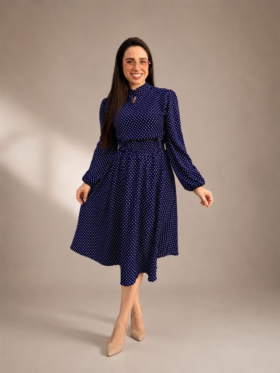 Vestido midi feminino azul-marinho em poá